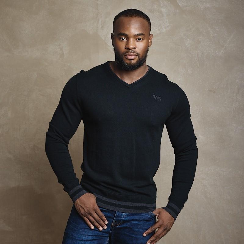 Ultimate Cashmere Blend V-Neck Pullover - Mamba
