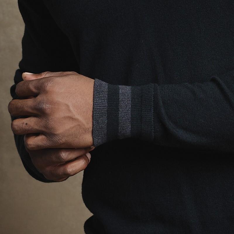 Ultimate Cashmere Blend V-Neck Pullover - Mamba