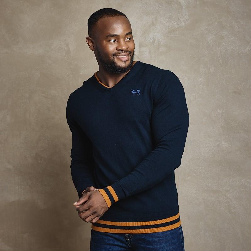 Ultimate Cashmere Blend V-Neck Pullover - Midnight