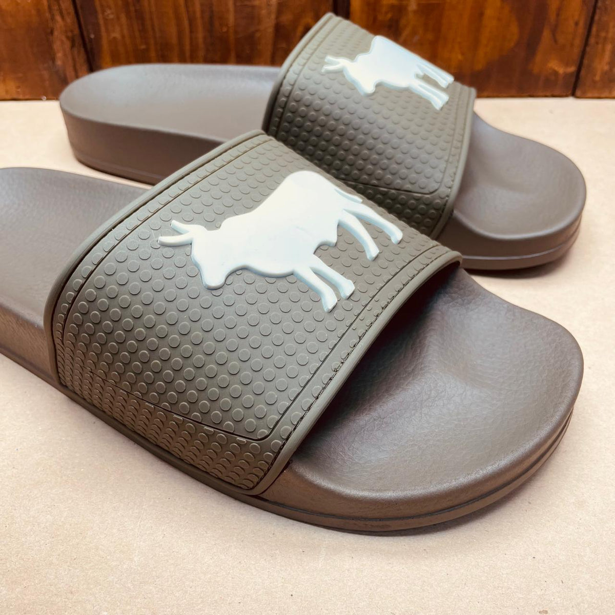 Kingsley Heath P Nguni Slide Studded Fatigue/White/Fatigue